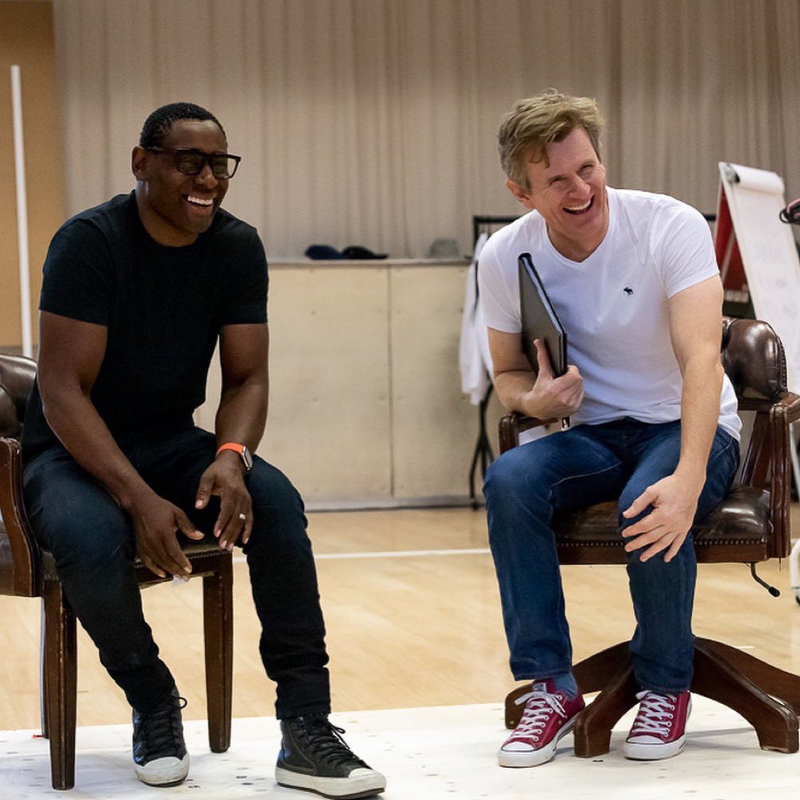 DavidHarewood's tweet image. Back in the rehearsal room.
#CharlesEdwards
#BestOfEnemies
#YoungVic