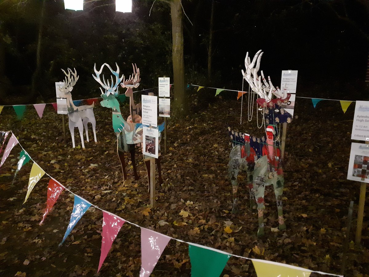 HJBpresenter's tweet photo. The best Christmas lights I have ever seen @WaddesdonManor, and I have visited for many years. Will be talking about this on the Afternoon Show @redkiteonair on Tuesday &amp; Thursday next week. https://t.co/uOvR8Ugi6F