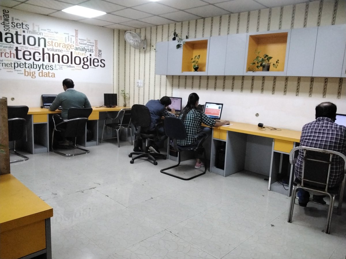 ConsultingPvt's tweet photo. Working..... #techcypher @ErAjayaYadav #SEO #Digital #softwaredevelopment https://t.co/HcLwiaUz10