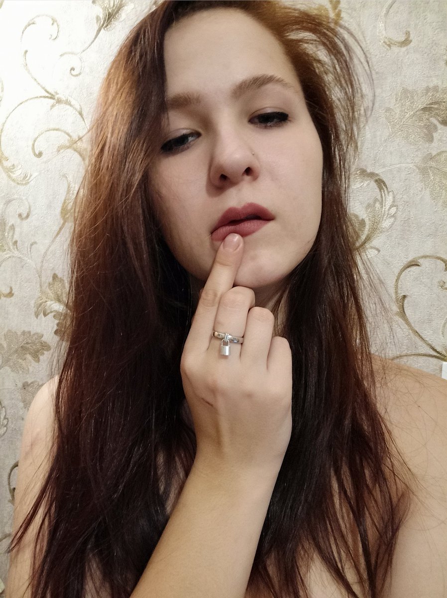 Я пришла только ради #нюдсочетверга потому что у меня наконец-то есть фотки.
Бывало и лучше, но так тоже ничего) 
#нюдсочетверг
