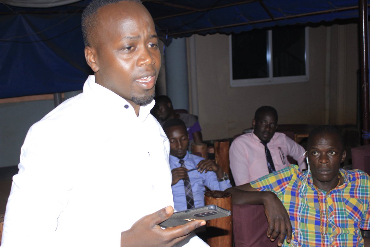RCTmakindyeWest's tweet photo. Members of @RCTmakindyeWest
Pledging to TRF amidst the guest Speaker DRRE @Matovufrancis53. A total of $254 πππwas pledged yesterday. Deadline 31st December 2021βοΈβοΈ
#HONCHOSummit
#SupportTRF
#Servetochangelives https://t.co/nieiUsiPqT