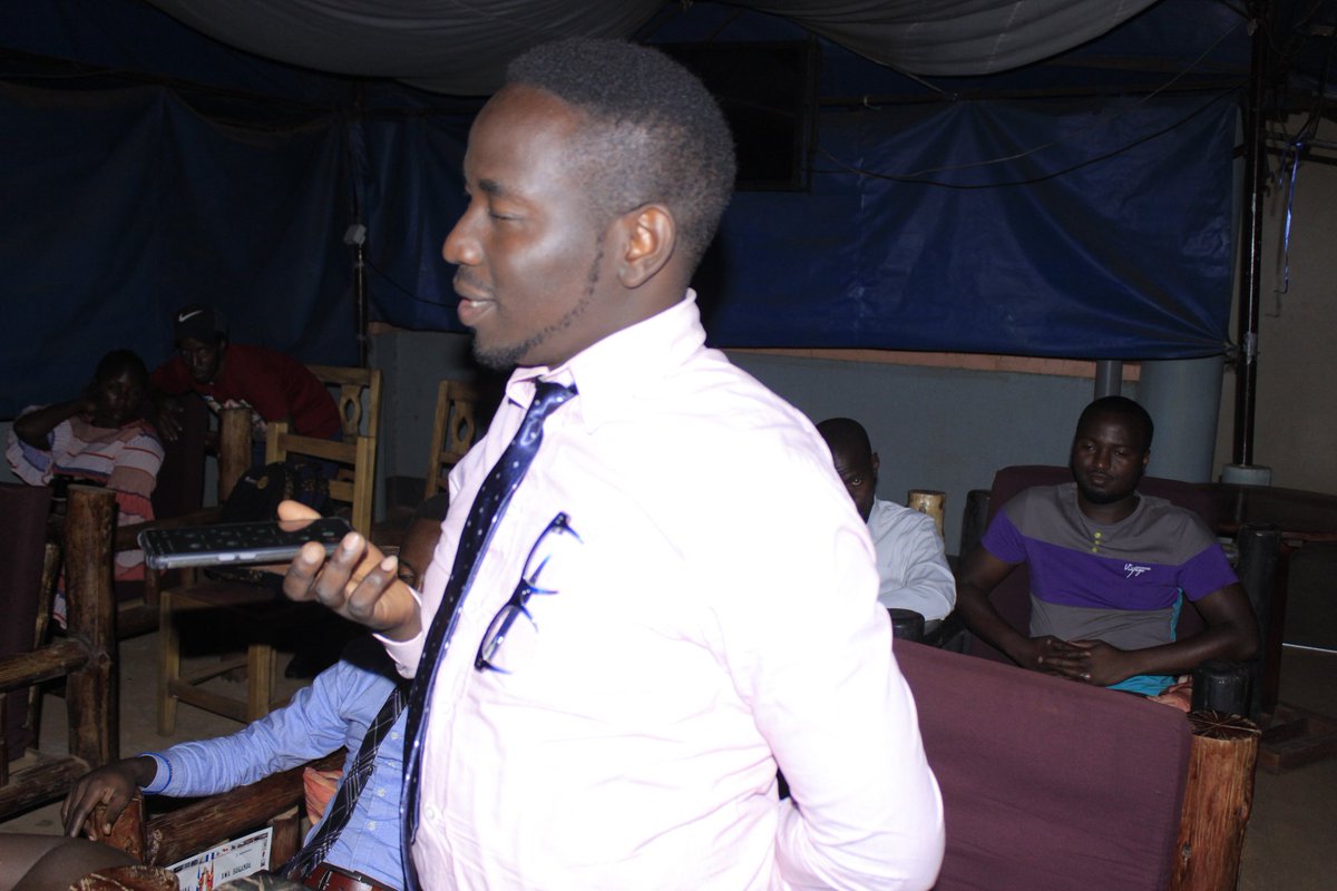 RCTmakindyeWest's tweet photo. Members of @RCTmakindyeWest
Pledging to TRF amidst the guest Speaker DRRE @Matovufrancis53. A total of $254 πππwas pledged yesterday. Deadline 31st December 2021βοΈβοΈ
#HONCHOSummit
#SupportTRF
#Servetochangelives https://t.co/nieiUsiPqT