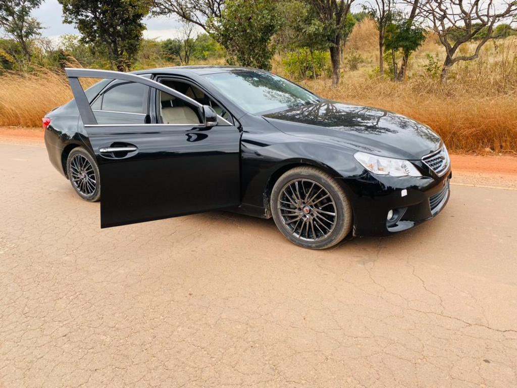 Bernard Burrows tweet media