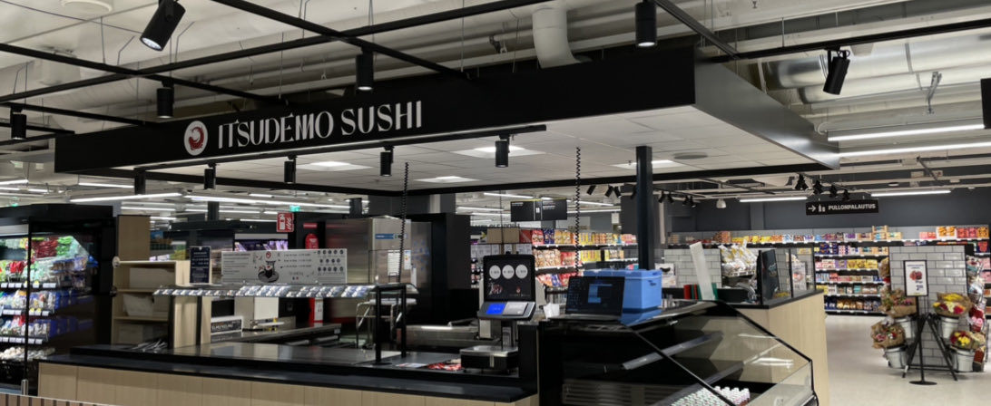 NikulaKimmo's tweet photo. HOK-Elanto palaa juurilleen Siltasaarenkatu 10 kiinteistöön, mikä tunnetaan myös Elannon tavaratalona. 2,5 vuoden kiinteistöremontti on valmis ja klo 10 avautuu uusi iso S-Market sekä Emotion. #HOK-Elanto #S-market #Emotion https://t.co/27bCvWZPr4