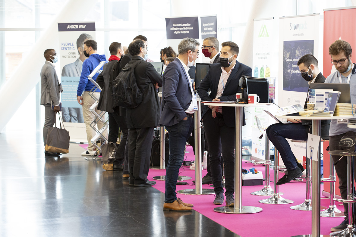 EUCyberWeek's tweet photo. Dernier jour de la #EuroCyberWeek 2021 ! 
Au programme : 
- Rencontres avec les partenaires et jeunes entreprises dans l'exposition au niveau 0 &amp; 1
- Conférence CAID en Grand Auditorium
- Cryptographie post-quantique en Salles 3/4
- Cyber &amp; Santé en Salle Nef
@ExcellenceCyber https://t.co/laqRmGmr4p
