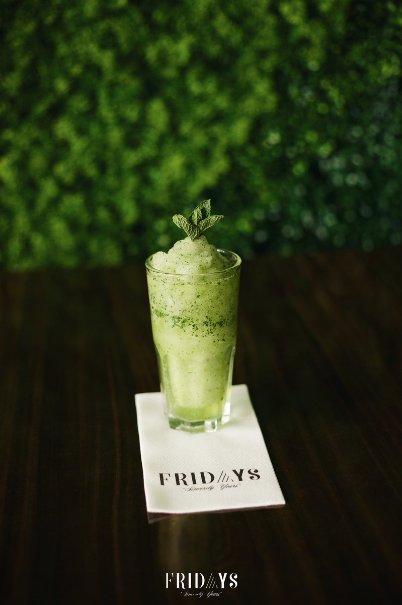 FRIDAYS_restaurant tweet media