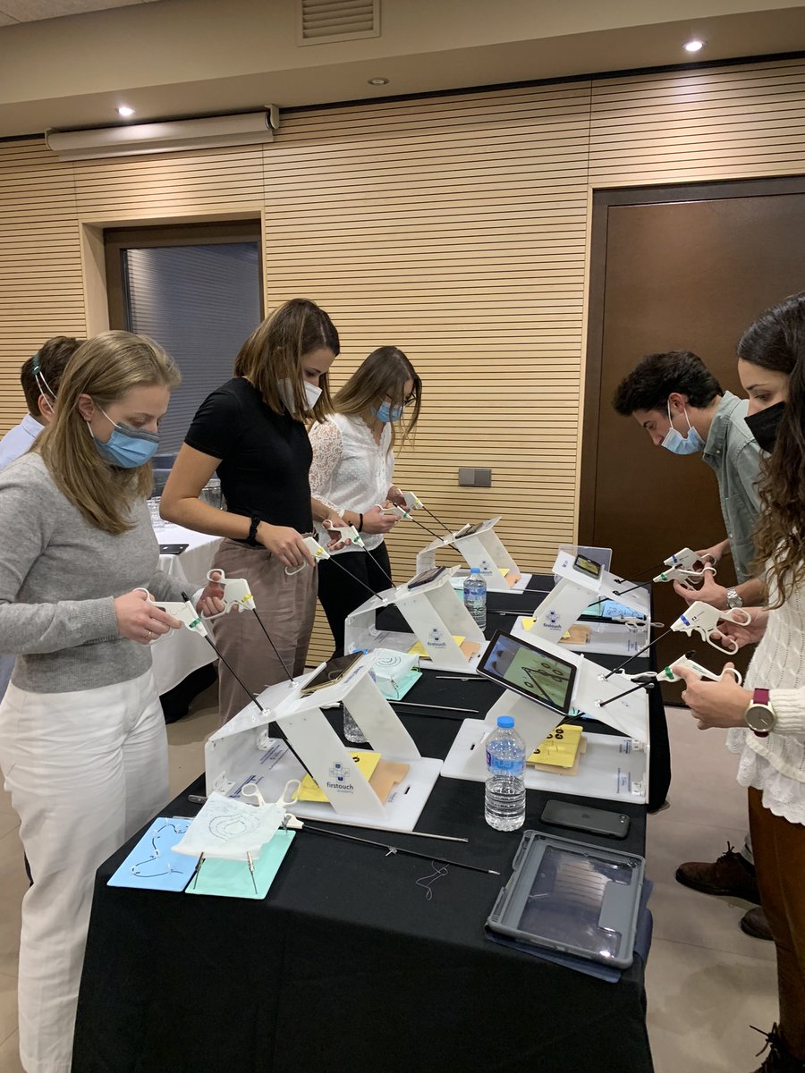 icastivela's tweet photo. FIRST TOUCH MADRID BY @Kernpharma
15 jóvenes urólogos entrenaron con nosotros ayer en el @HNSRMadrid . Con @Galante_Isabel @GemadelPozoJim1 y @leopoldocogorno de profesores. Nuestro proyecto formativo #FirstTouch #Training4All crece con fuerza. @ResidentesAEU @MedtronicES https://t.co/1kZTwB51x4