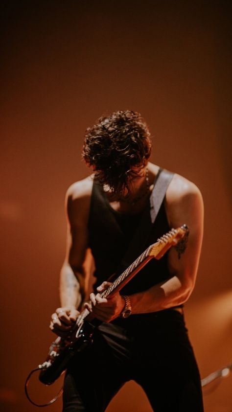 Musiccorner34's tweet photo. did you know? with "There’s Nothing Holdin’ Me Back" of 2017 Shawn earned the double platinum in Australia and Italy and became one of the best-seller on the iTunes portal of various countries. #ShawnMendes #ShawnVSCamila #shawn #ShawnMendesWonderTour #music #musicnews #18Nov https://t.co/2s9aSmmPvD