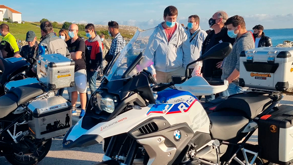 AtlantisMoto's tweet photo. 📣Finaliza la ruta solidaria 🤜🤛 "En Busca de la sonrisa Perdida" 2021. Más de 3500km recorridos en #moto 🏍💨💨✌por @KmSolidarity en España, repartiendo 3 toneladas de alimentos.
https://t.co/lcbsyr231k
#AtlantisMOTO #TrackingYourWorld #KMSolidarity #localizadorGPS https://t.co/HduQFkktL7