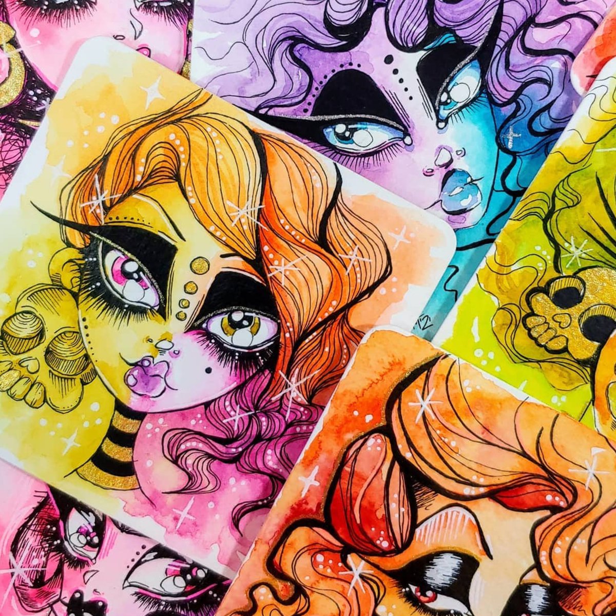 SheEatsCrayons's tweet photo. Seeing these mini spooklettes sparkling on my desktop is an instant little joyboost. I enjoy whipping them up and sending them off to new homes/adventures but I will absolutely hang on to one or two for myself✨ #artlife #etsyshop #illustrator https://t.co/XNGYEMiQh7