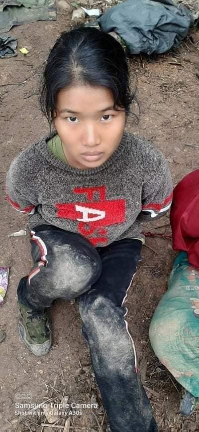 Haunting photos published by #Myanmar media show young women reported to be detained by junta troops for working as medics with resistance fighters. One has a bloodstained neck. facebook.com/theKachinNews/…