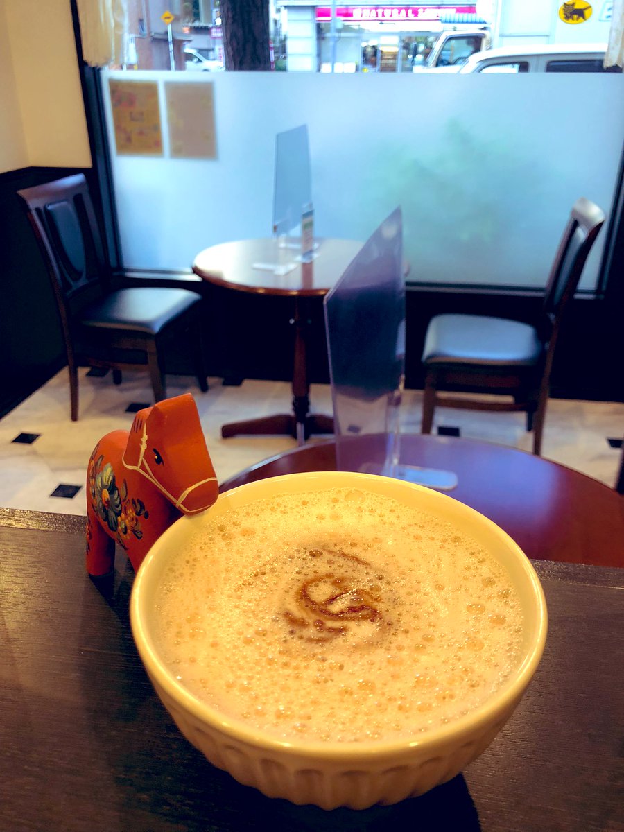 m803clear's tweet photo. 秋の空に鱗雲👀
#音羽通り界隈街歩き
#otowa_neighborhood
お得な情報満載！
#音羽　#関口　＃目白台　#大塚
エンジョイ!近所クーポン
11/20(土)〜12/20(月)
更に抽選で60名様にオリジナル「マルシェバッグ」プレゼント🎁 https://t.co/BIQedhs6Ui