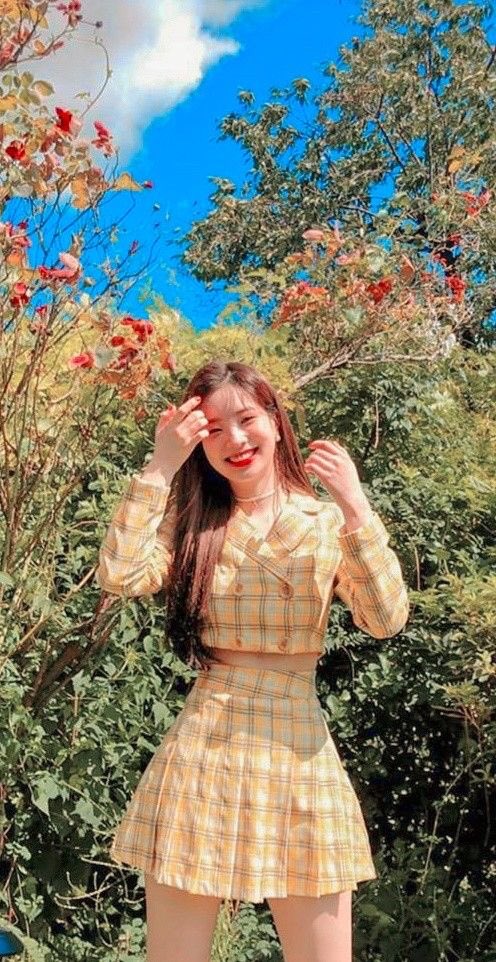 98WITCHKDH's tweet photo. ㅤㅤ
Hi! Sinagtala Calliope Isobel Seydoux is the name! Oo ang long kaya Tala, Callie, Izzie, or kung ano nalang gusto mong tawag. I go by she/her pronouns! Super fave ko ang paramore and b99 kaya if same, edi hmu! :p

#AUAkoLangTo
@AUAMAIN

ㅤㅤ https://t.co/ZpvOqXyE5l