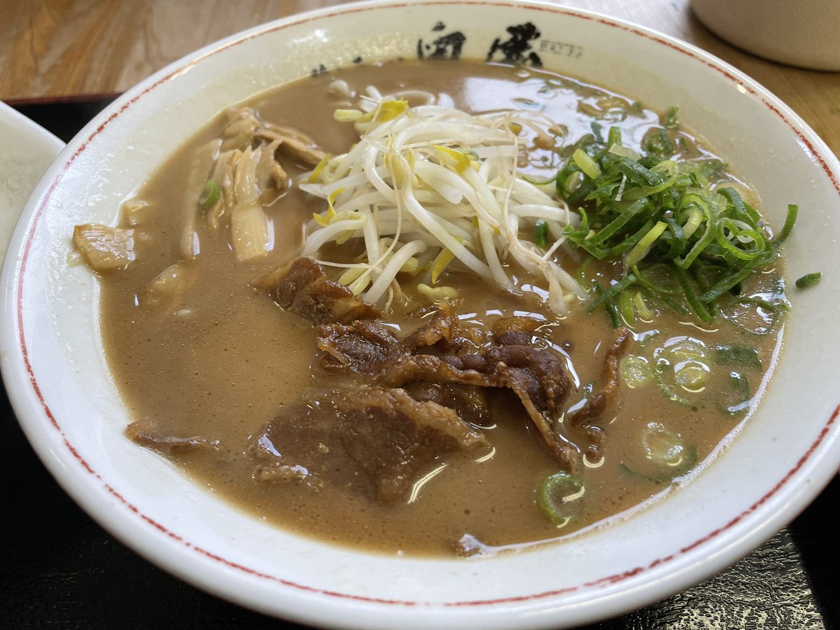 _ATS52gk's tweet photo. 今日のランチ✨
徳島ラーメン　並   ¥600    +¥320で焼き飯セット🍜
ここのお店はいつも安定のスープ😆
いつきても美味い😋

ごちそうさまでした♪

#ランチ
#奥屋
#ラーメン
#中華そば
#安定のアジ https://t.co/rBe2fCIM7s