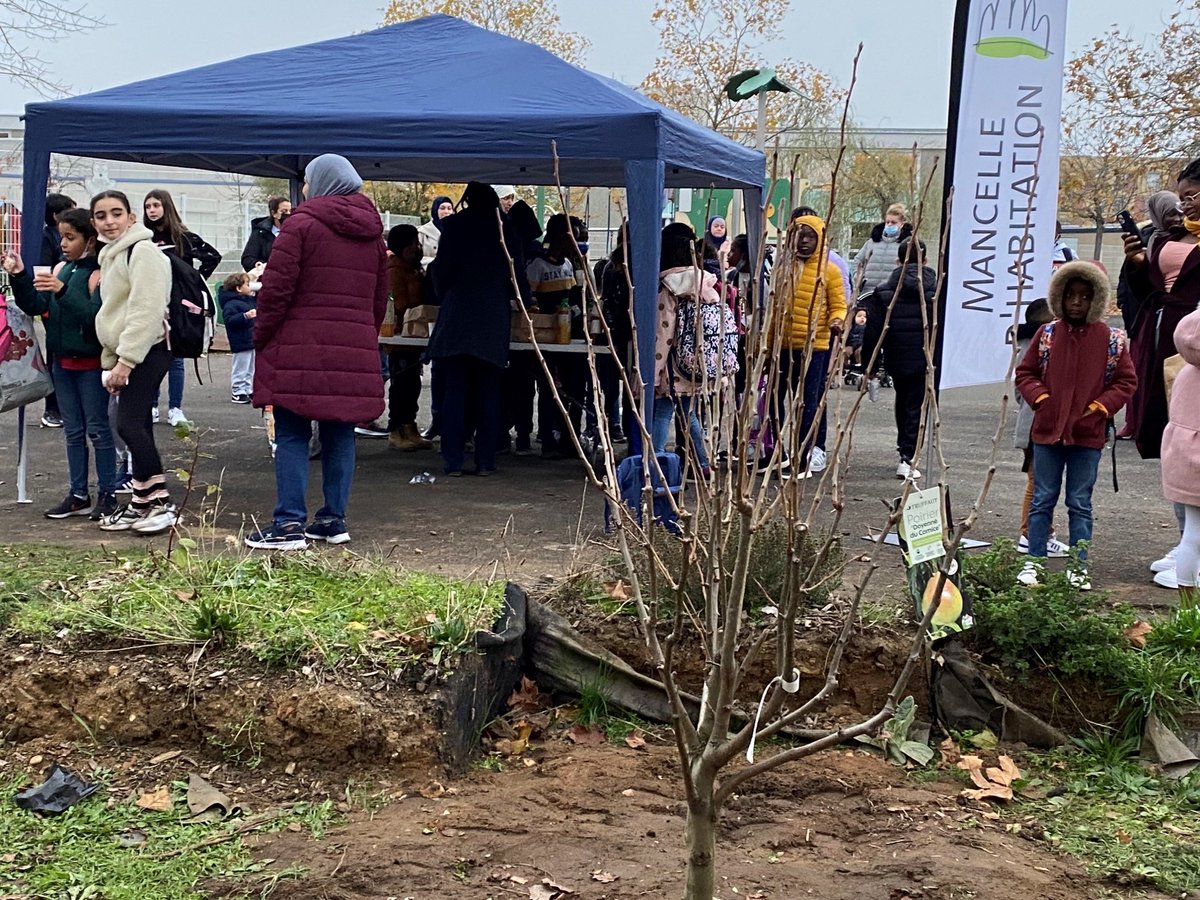 Le jardin pédagogique de la rue Képler a été rafraîchi, remanié et rénové grâce aux partenariats la vie sociale de Mancelle d'Habitation, le centre social Kaléidoscope, la ville du Mans, l’association Jardin du Vivant et les écoles Gérard Philippe et Claude Bernard