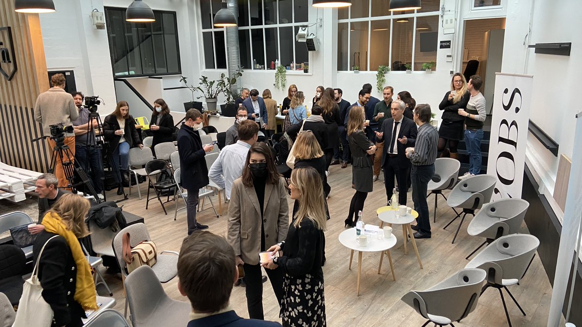 agenceProches's tweet photo. [L'event du #LabElections]
Ce matin, nous organisons notre petit-déjeuner débat avec @Lobs, autour de la question du risque de la cacophonie médiatico-politique de la #Presidentielle2022 pour l’engagement citoyen. 
⬇️ Suivez les prises de paroles des intervenants ! https://t.co/RBb8khDk0O