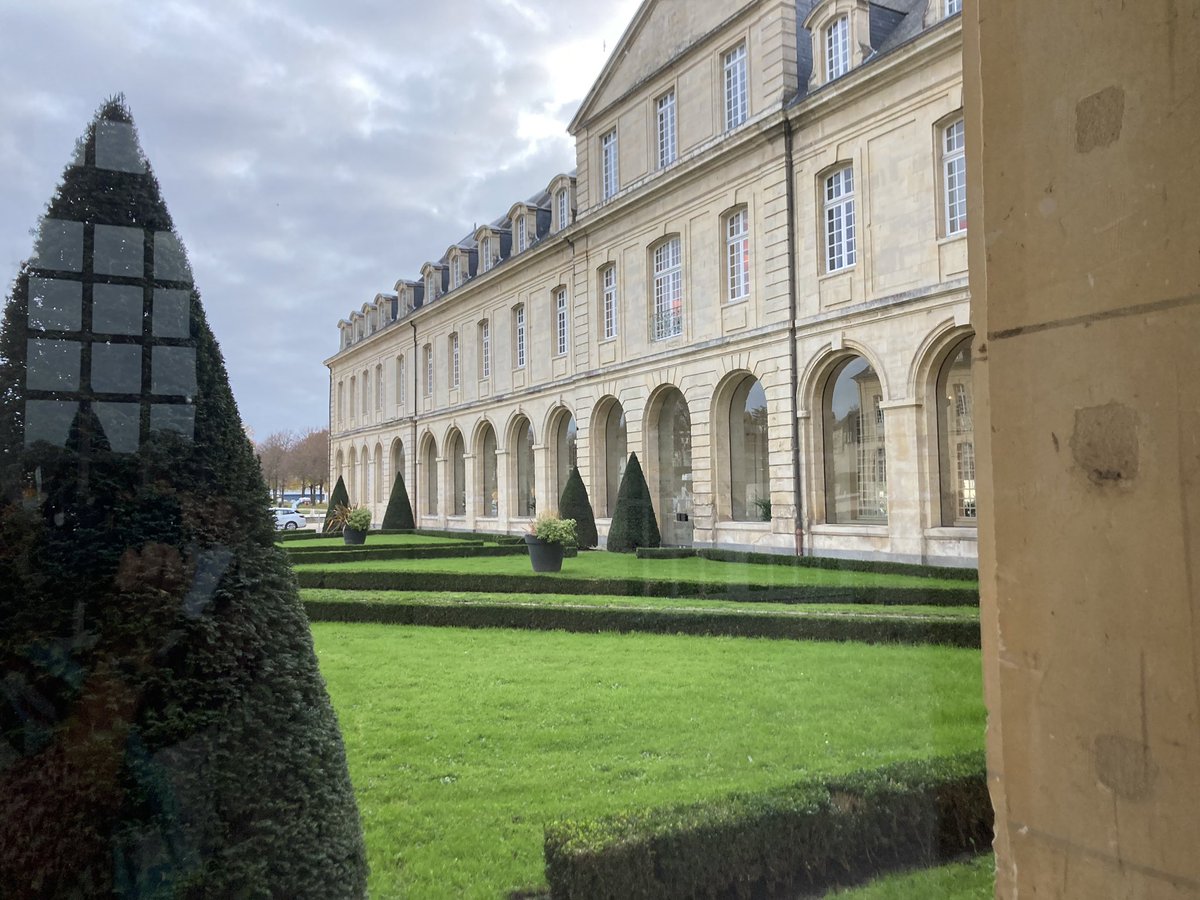 valerie egloff tweet media