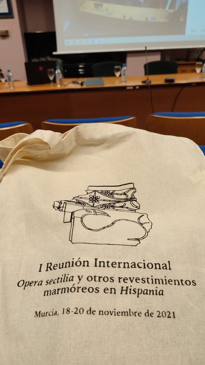 sexto_mario's tweet photo. Comenzamos! @UMUClasicas @UMU @ICAC_cat #sectile #opissectile #operasectilia #marmora https://t.co/WGBDsWuXBX