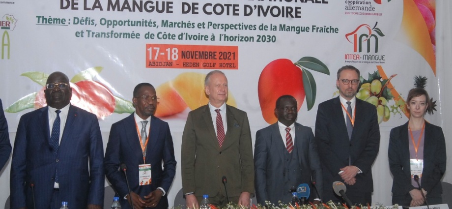aip_agencepress's tweet photo. Côte d’Ivoire-AIP/ Abidjan accueille la 2e Conférence internationale de la mangue

https://t.co/Gc8NhJ7pTg https://t.co/4vmudnpVln