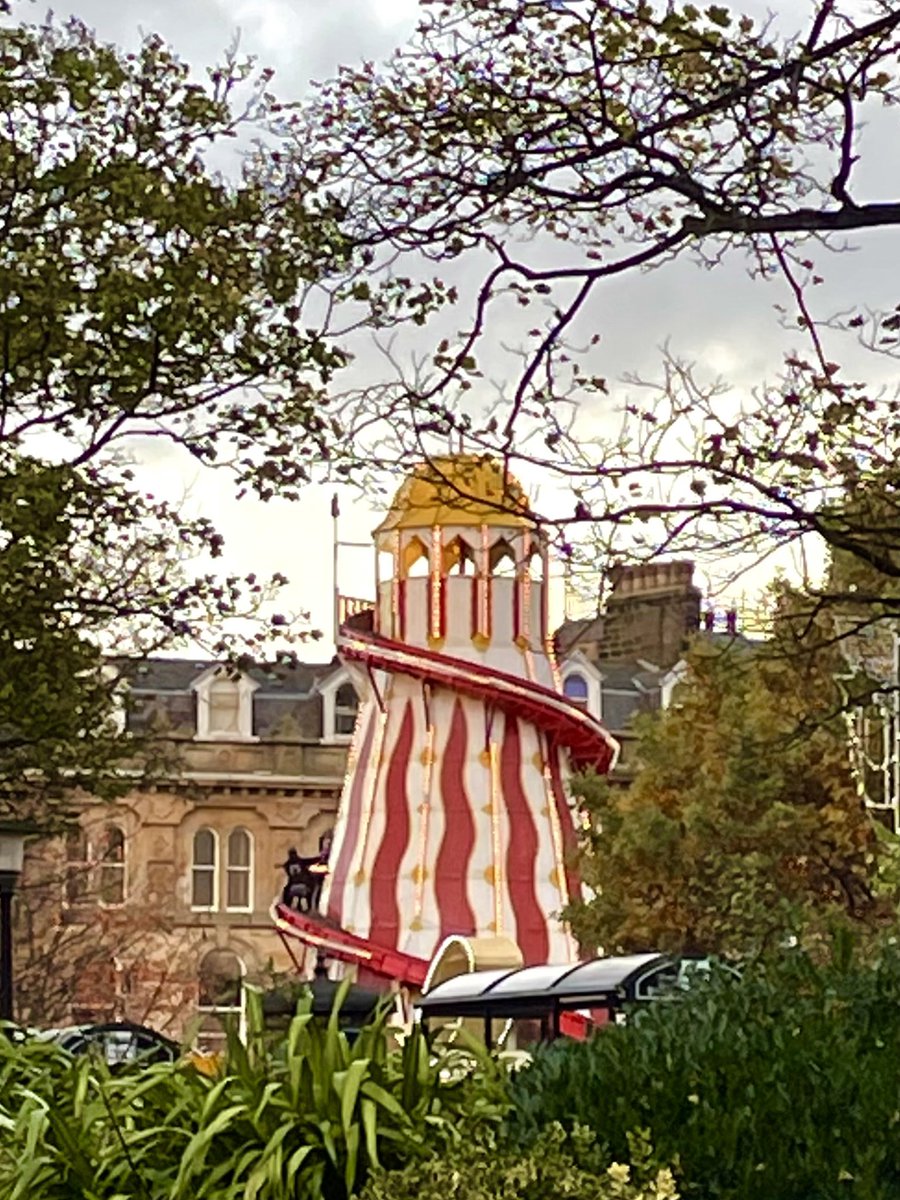 m1csp's tweet photo. Are dogs allowed on the helter skelter?
🐶😀 #harrogate https://t.co/5qrFaDlzLT