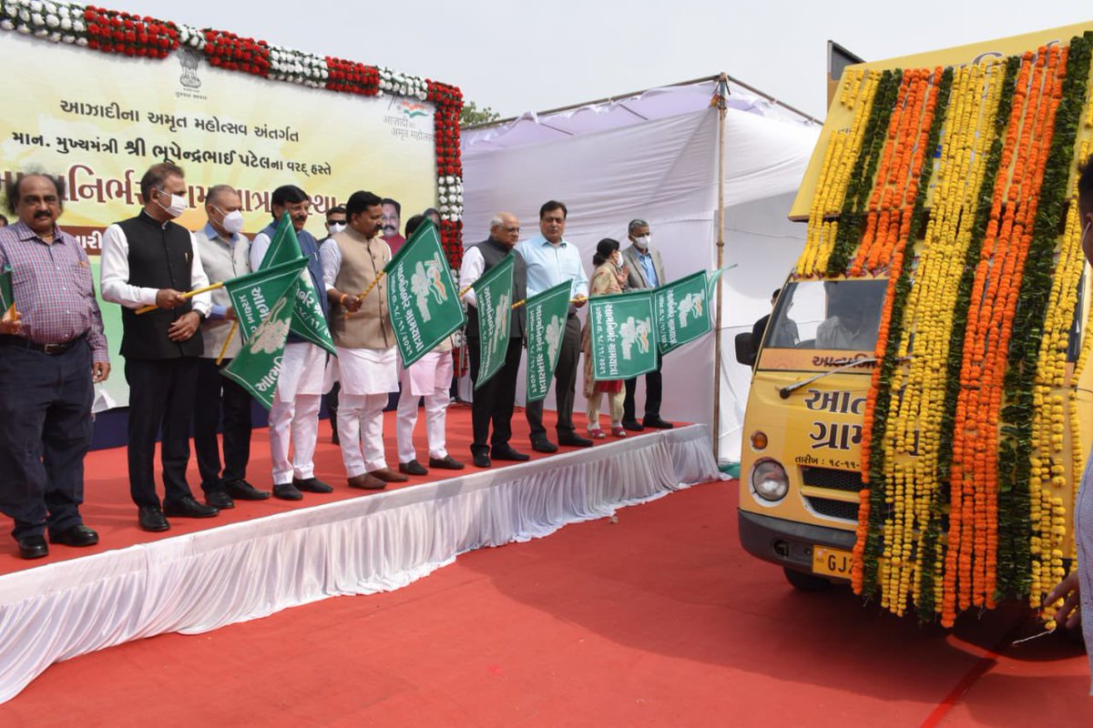 Bhupendrapbjp's tweet photo. ખેડા જિલ્લાના મહેમદાવાદથી ખાતે ‘આઝાદીના અમૃત મહોત્સવ' અંતર્ગત આયોજીત રાજ્યવ્યાપી 'આત્મનિર્ભર ગ્રામ યાત્રા'નો પ્રારંભ કરાવ્યો હતો. https://t.co/Me3BNwE8TZ