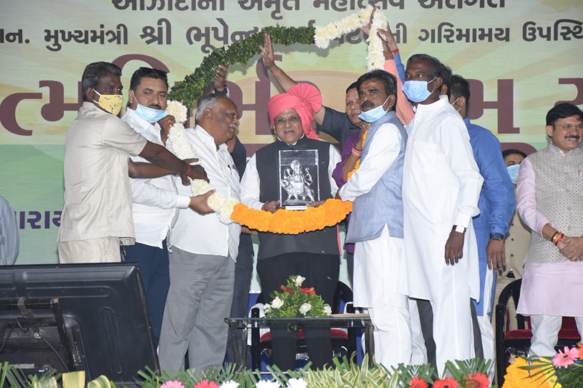 Bhupendrapbjp's tweet photo. ખેડા જિલ્લાના મહેમદાવાદથી ખાતે ‘આઝાદીના અમૃત મહોત્સવ' અંતર્ગત આયોજીત રાજ્યવ્યાપી 'આત્મનિર્ભર ગ્રામ યાત્રા'નો પ્રારંભ કરાવ્યો હતો. https://t.co/Me3BNwE8TZ