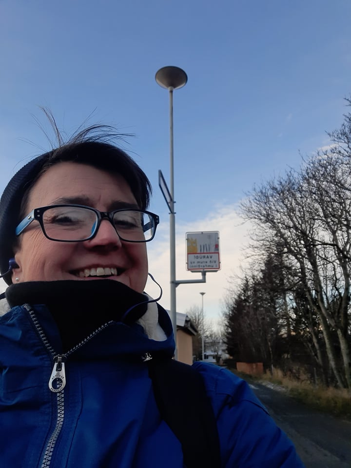 D4
#12dagatwitter 
Ég tel afar nauðsynlegt og skyldu mína gangvart nemendum að hafa jákvæðnina, brosið og mig sjálfa til staðar alla daga  við kennslu. #núvitundístarfi