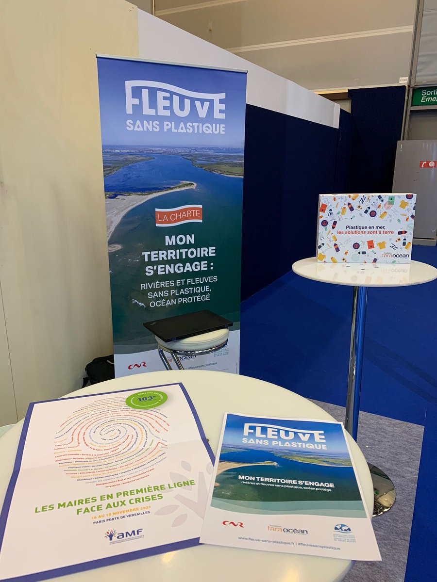 TaraOcean_'s tweet photo. Tara est au #CongresdesMaires avec @CNR_Officiel @IAGF_IFGR pour présenter la Charte #fleuvesansplastique et proposer sa signature. Face au fléau de la pollution #plastique, les maires sont le premier relais d’action de nos #territoires. Pour signer : [https://t.co/NevYnRBaBD] https://t.co/DPcLXu8Tay