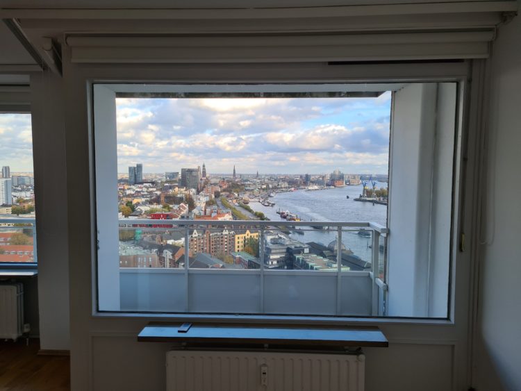 2 Top #Wohnungen in #Hamburg und eine in #Starnberg unter 1000 € bzw. 500 € hier bewerben: faceyourbase.com