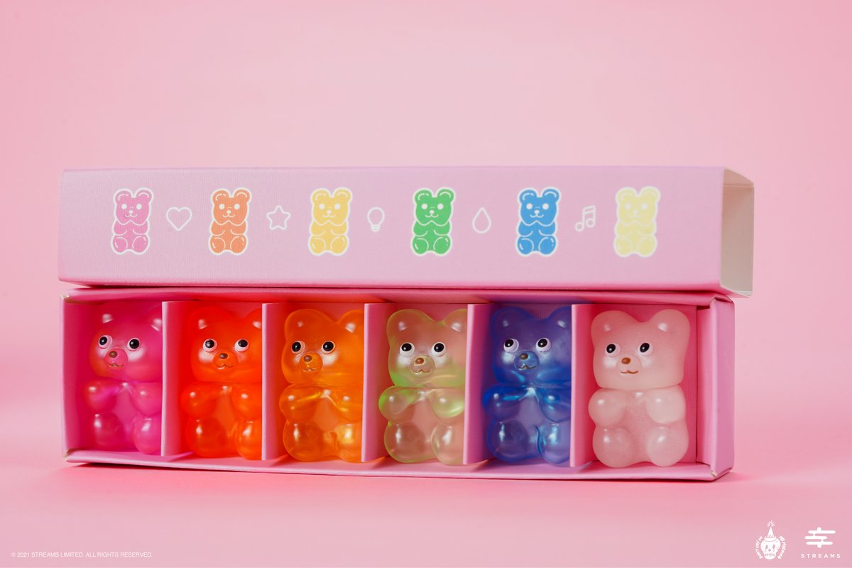 streamsart's tweet photo. Gummy Fuku Bear SetはDCITM個展の限定商品です。  この機会をお見逃しなく！

世界限定50セット
Gummy Fuku 6個1セット
（キャンディー色×5、蓄光色×1）

香港アーティストチームDCITMデザイン
STREAMSプロデュース
#streamsart #sofubi #arttoys #sofvi #ソフビ #designertoys #vinyl #exhibitions https://t.co/HSVxme2AWn