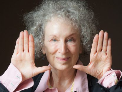 Happy birthday, Margaret Atwood 82

La naturalesa és als zoos el que Déu és a les esglèsies. 