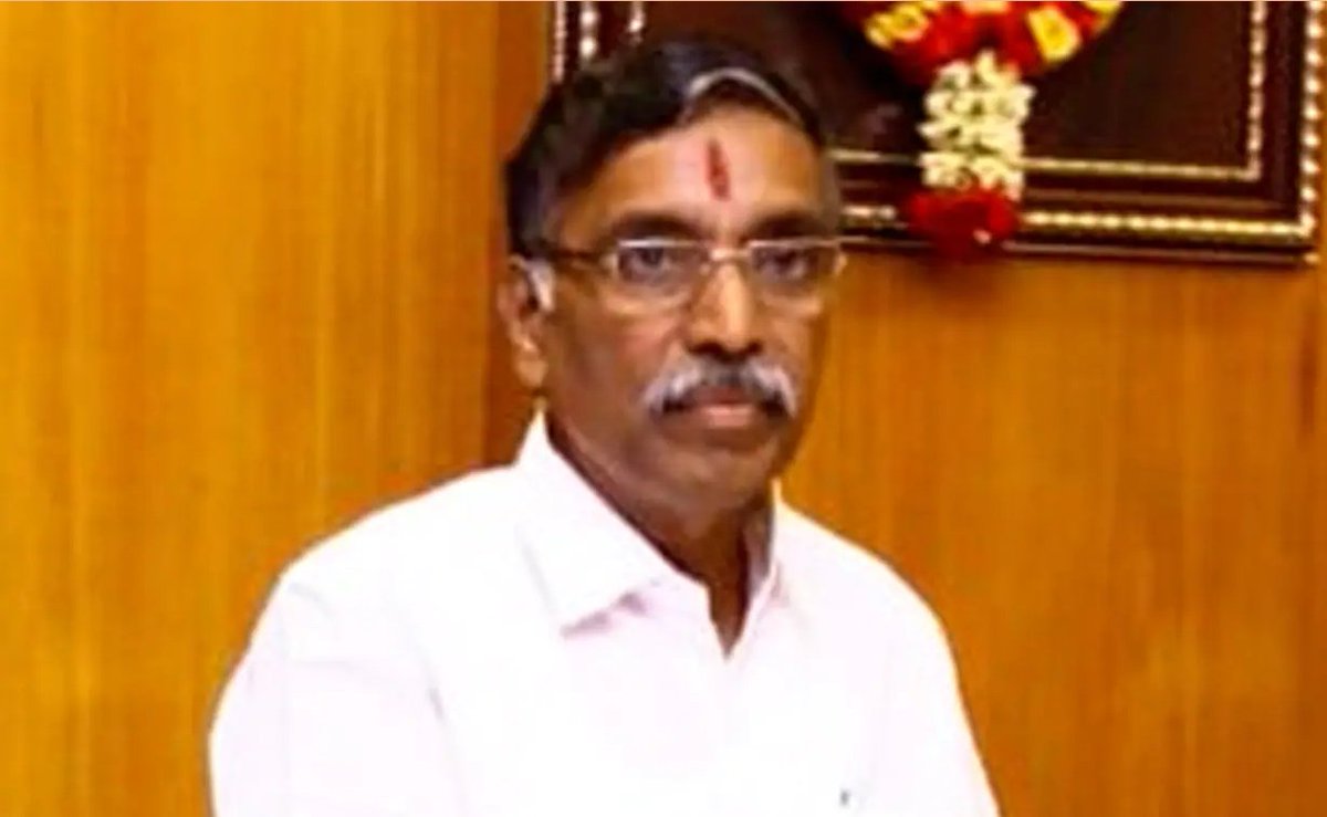 agilsanthosh68's tweet photo. மாணவர்களுக்காக குரல் கொடுத்தாமைக்கு எங்களின் நன்றியே தெரிவித்துக்கொள்கிறோம்
@EPSTamilNadu @OfficeOfOPS @SeemanOfficial @KPAnbalaganoffl
மாணவர்கள் இவ்வளவு நாள் போராடி எந்த ஊடகங்களும் மாற்றவர்களும் வராத நிலையில் எங்களுக்காக குரல் கொடுத்ததற்கு மனமார்ந்த நன்றியே தெரிவிக்கிறோம். https://t.co/ehQzbVNlFQ