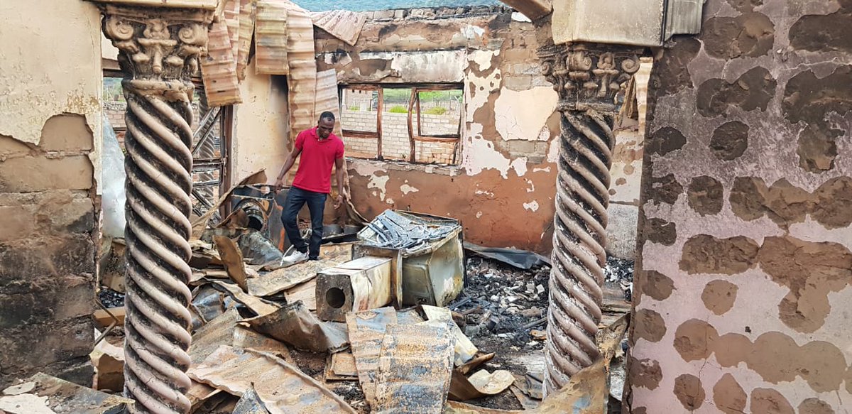 iDiskiTimes's tweet photo. Good Day, please RT for awareness‼️

RamaG's family house burned down. He's the only bread winner and shared it with his blind father &amp; 4 siblings in Mamvuka village in Limpopo. 

Donations:
Bank: Capitec
Branch Code: 470010
Account Nr: 1636504734

Contact: 
T. Mudau: 0738982055 https://t.co/sUa7wVPwx8