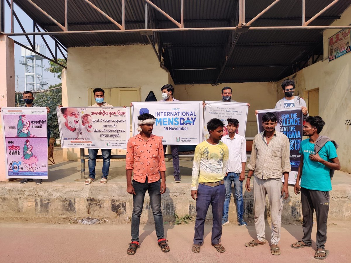 iwinfairly's tweet photo. #Gwalior | Madhya Pradesh

Common men #StandUpForlndia  and are spreading awareness on #InternationalMensDay 

They say: Don't get #MarriedAtFirstSight because legally #मर्द_असुरक्षित_है 🙂🙏 https://t.co/Q7Zrwy1Hc6
