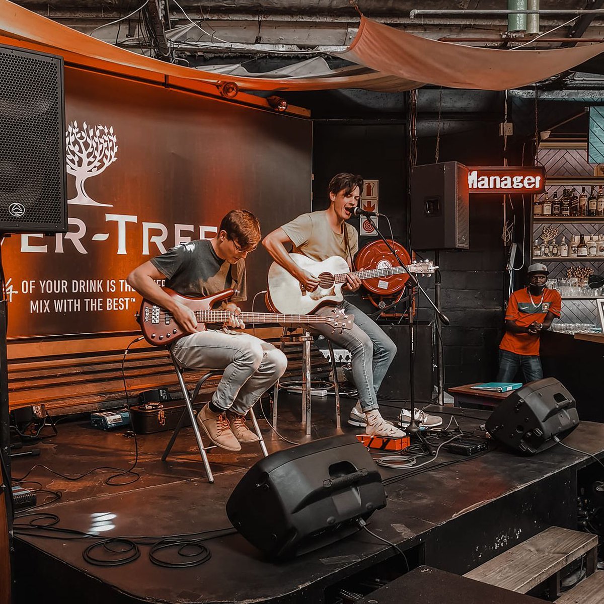 bayharbourmkt's tweet image. We can't wait to begin jamming with you folks this weekend! 
🤩✌😎🙌🎶💃🕺
𝗙𝗿𝗶𝗱𝗮𝘆, 𝗡𝗼𝘃 𝟭𝟵: 𝗧𝗛𝗘 𝗕𝗢𝗢𝗧𝗟𝗘𝗚𝗚𝗘𝗥𝗦 𝗕𝗟𝗨𝗘𝗦 𝗕𝗔𝗡𝗗
𝗦𝗮𝘁𝘂𝗿𝗱𝗮𝘆, 𝗡𝗼𝘃 𝟮𝟬: 𝗠𝗔𝗧𝗧𝗛𝗘𝗪 𝗝𝗢𝗛𝗡 𝗗𝗨𝗡𝗖𝗔𝗡
𝗦𝘂𝗻𝗱𝗮𝘆, 𝗡𝗼𝘃 𝟮𝟭: 𝗠𝗔𝗥𝗞 𝗛𝗔𝗭𝗘