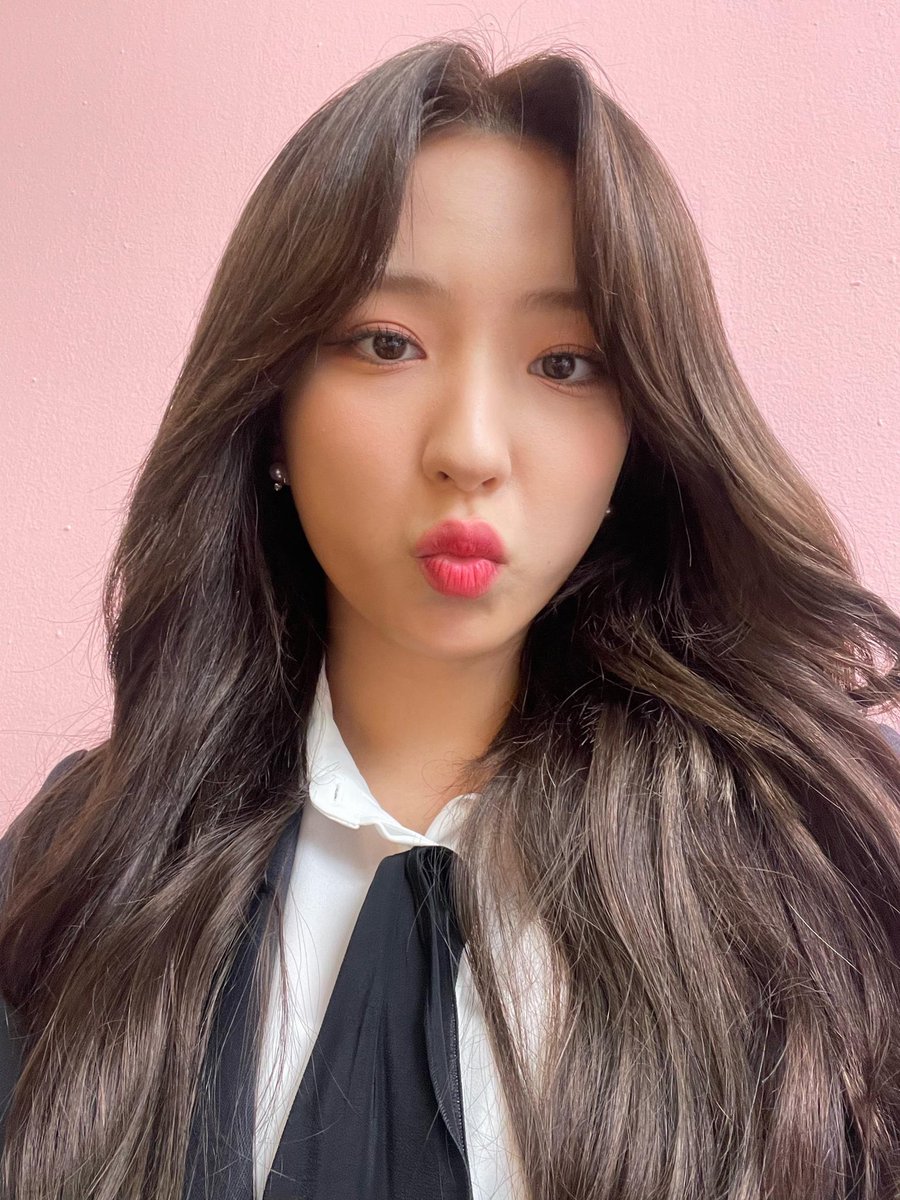 eundiseo's tweet photo. Tell me I’m pretty. https://t.co/yETKEyJ10N