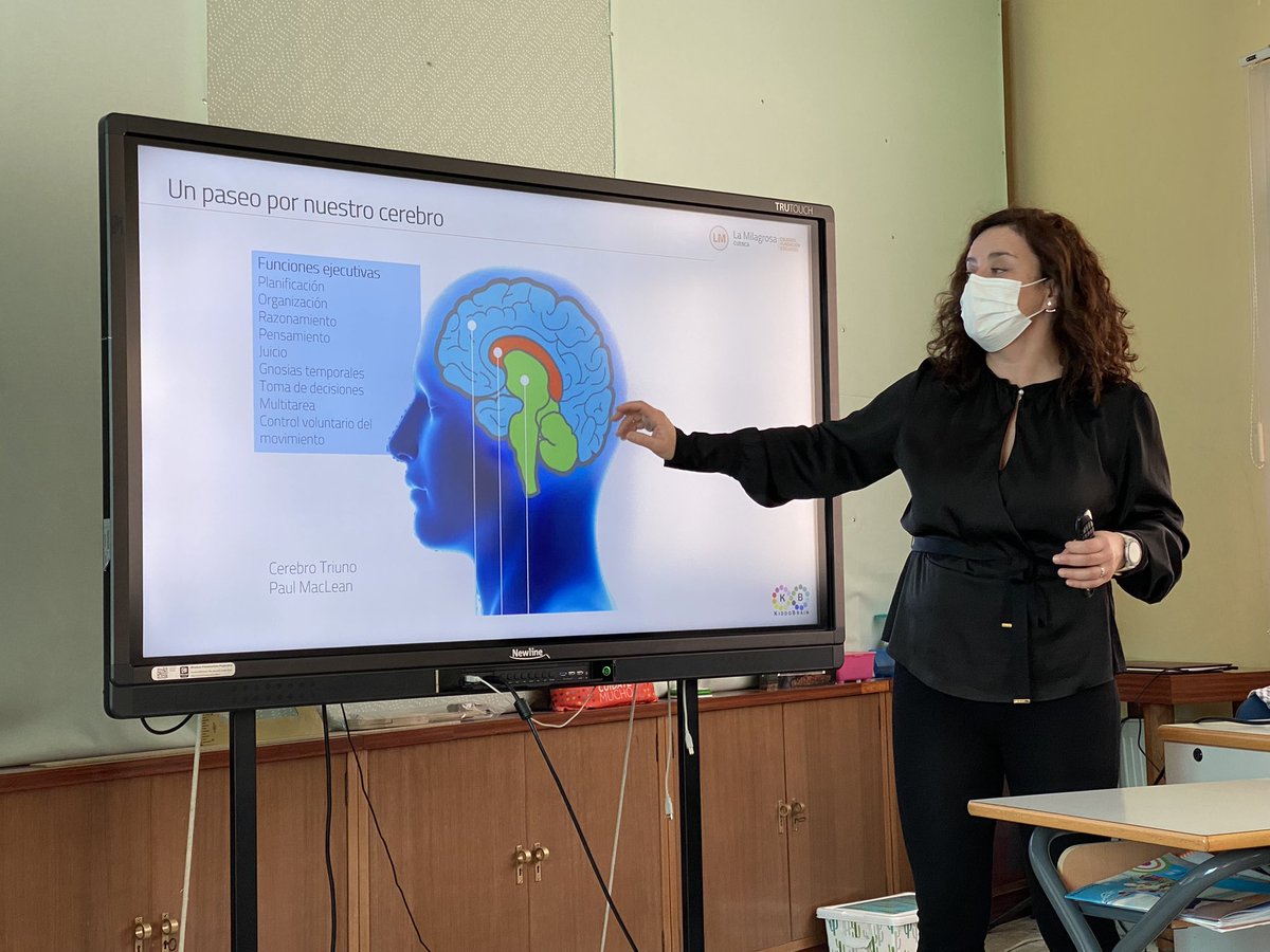 cuenkmilagrosa's tweet image. Hemos tenido la oportunidad de tener una #formación sobre #estimulaciontemprana de la mano de Sonia Pérez.Ha sido muy productiva y hemos aprendido mucho sobre este tema.Un lujo compartir esta tarde con ella y conocer ideas para nuestros alumn@s.@FundacEdelvives @kiddo_brain