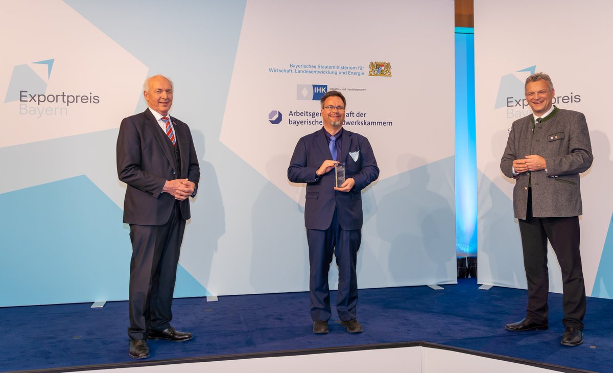 BayStMWi's tweet photo. Als kleiner Betrieb erfolgreich im Ausland? Und sogar während #Corona? Unsere drei #Exportpreis-Gewinner haben das bewiesen: Das geht! Wir gratulieren:

🏆 @ibidiCells /Martinsried
🏆 Franz Schroll/Chieming
🏆 BRACE/Karlstein

@rolandweigert @HubertAiwanger @Made_in_Bavaria https://t.co/HO9uc8g83G