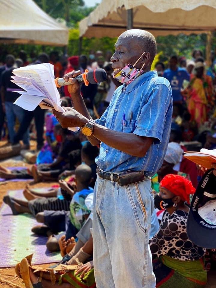 DeRealSammar's tweet image. Omugenzi abadde tawoola sente era nga toyamba!