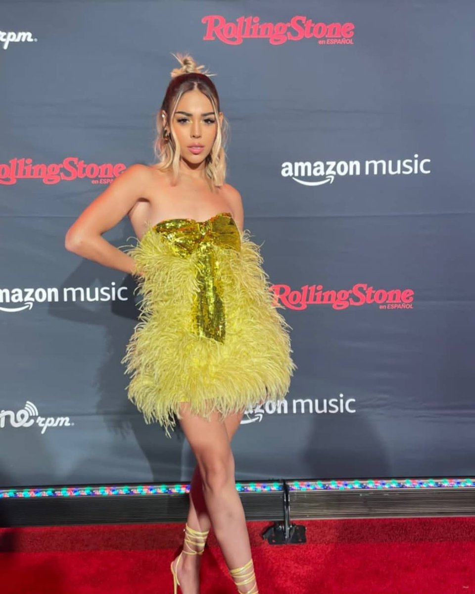 DannaOficialCR's tweet photo. La princesa del pop latino luciendo otro vestido la misma noche en #LasVegas y aún falta para hoy en la noche #LatinGRAMMY @dannapaola https://t.co/rUJS7SVwMJ