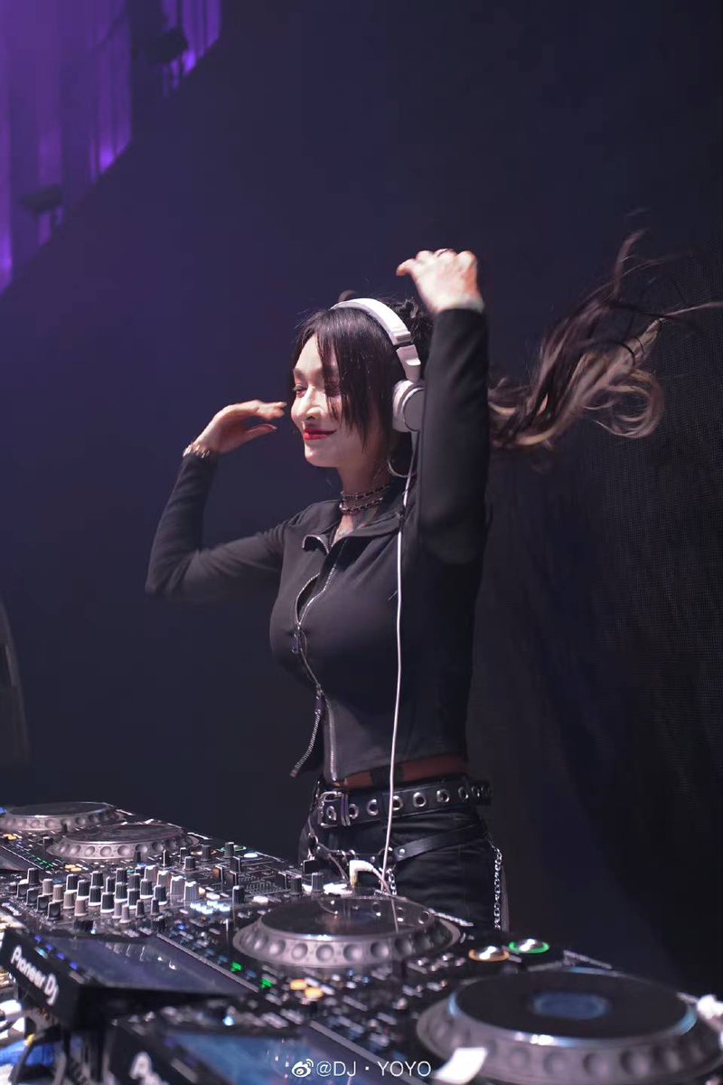 DjYoYo98's tweet photo. Partner of Chengdu Channel One Electronic Music School
pyro top 100 in 2019, 12th place 🏆
pyro top 100 in 2020, 10th 🏆
Asian Music Festival 2020 Electronic Music Popular Female DJ https://t.co/dICxMus6zR