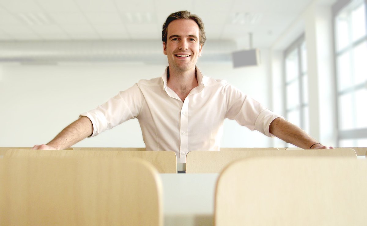 Wir freuen uns auf virtuellen Besuch von <a href="/MaltePersike/">Malte Persike</a> beim #hhuTagderLehre am 25.11.! 
Der E-Learning-Experte vom <a href="/clsrwth/">Center für Lehr- und Lernservices</a> diskutiert mit <a href="/anja_steinbeck/">Anja Steinbeck</a> und unseren Gästen über die Zukunft der Hochschullehre. 👩‍💻
Anmeldung für das Event unter: t1p.de/7hfr
!B