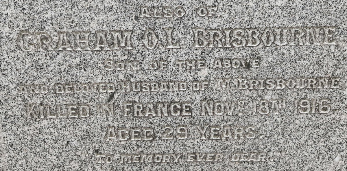InscriptionsWw1's tweet photo. #RememberedHere
Graham Oscar Lloyd Brisbourne
Killed in France 18 November 1916
Aged 29
"TO MEMORY EVER DEAR"
#BorderRegiment
#WellingtonCemetery #Wellington #Telford
#WW1 #LestWeForget
Online records via https://t.co/7llC0QIUwI https://t.co/kBt5BVbutA