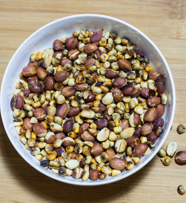 VisionStraightt's tweet photo. Fried corn.       Or       boiled corn           and.                                And groundnut.                  Groundnut https://t.co/TzWyuJtRNH