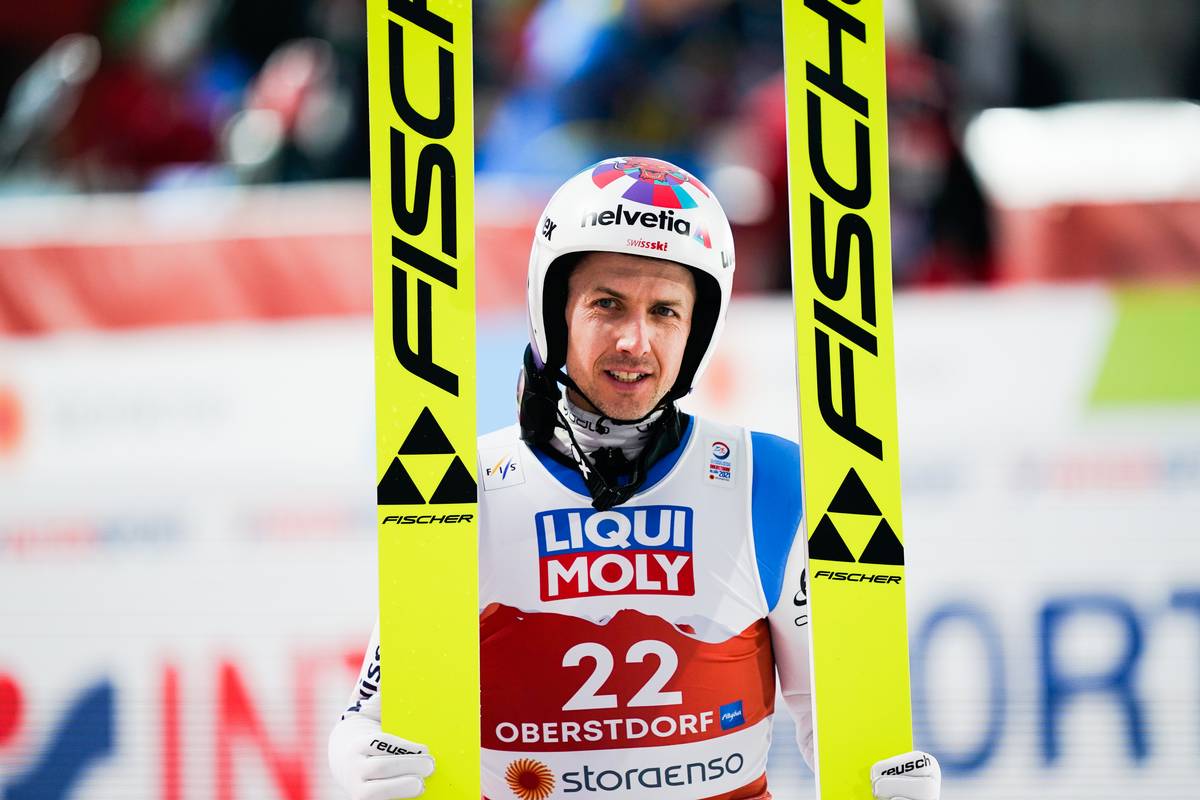 24e saison en coupe du monde pour Simon Ammann
👍👍👍🇨🇭
Incroyable ! Le quadruple champion olympique de saut à ski, porté par un enthousiasme de junior, repart une nouvelle fois au combat...
ski-nordique.net/24e-saison-en-…