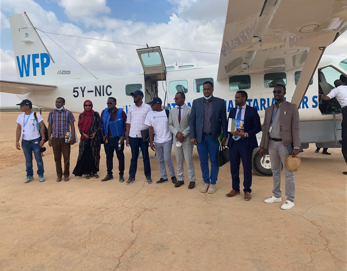 FAOSomalia's tweet photo. FAO &amp; @WFPSomalia, in partnership with state &amp; federal @MoAI_Somalia &amp; @SwedeninSomalia met with farmers in Beletweyne yesterday. 

The community is participating in the 'Supporting Resilient Smallholder Farming Systems in Somalia' project funded by @Sida🇸🇪 for a #resilientfuture https://t.co/kLoyD2zIs6