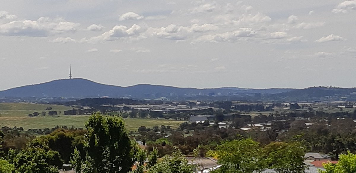 KBCanB's tweet photo. Letterboxing for a friend/candidate running in the #QPRC Election
(on Sat 4 Dec)
#JERRABOMBERRA Heights
- shame about the views....they go on forever https://t.co/CKU6uuMd2N