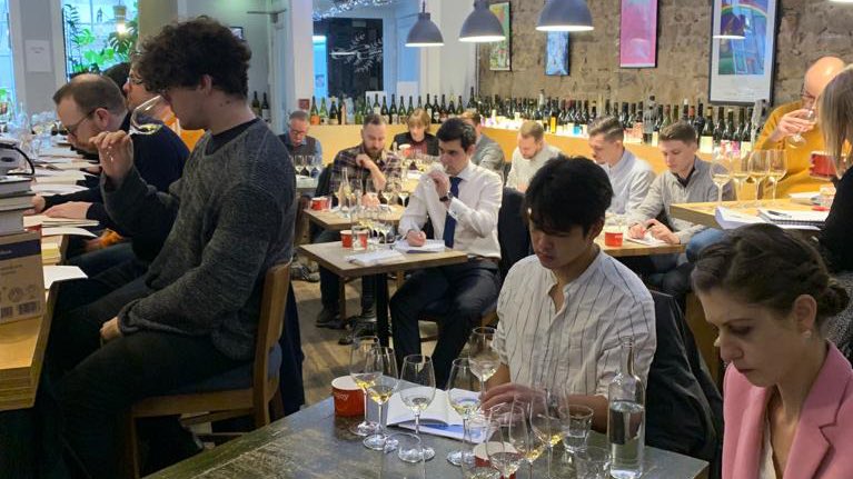 Last event of the year yesterday and it was a cracker. #Loire masterclass in Edinburgh with #sommeliercollective at Good Brothers Wine Bar. 💥🏴󠁧󠁢󠁳󠁣󠁴󠁿
