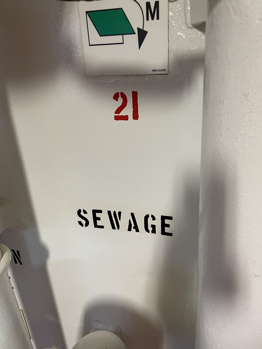 birgarino's tweet photo. Omg fant 21 sewage https://t.co/OqrKABRj8Y