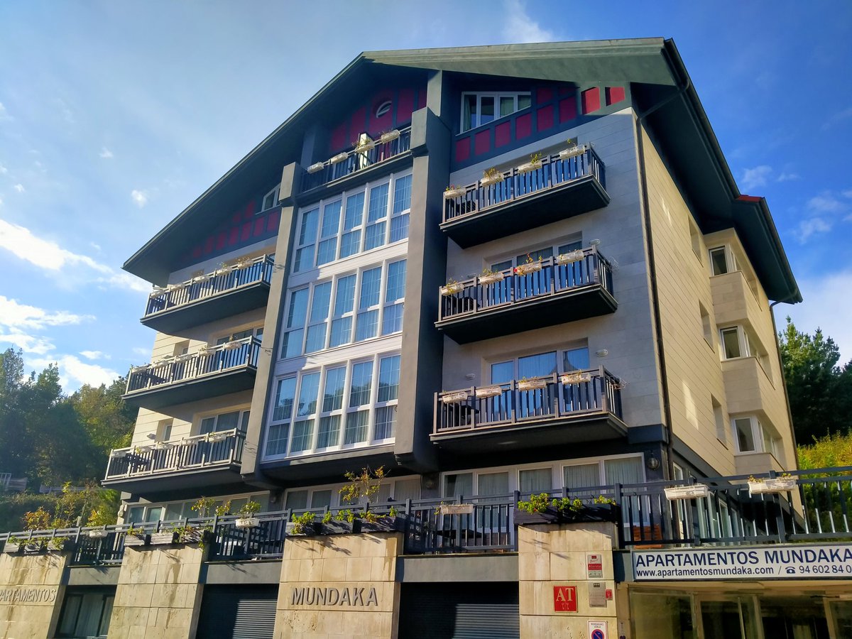 ApartMundaka's tweet photo. Our building 😍 🤙.

Nuestro edificio 🤩👌.

Gure eraikina 🥰 👍.

#ApartamentosMundaka #Mundaka #Apartments #apartamentos #visitMundaka #visitBiscay #visitUrdaibai #costavasca #basquecoast https://t.co/JZjhtyHRfB